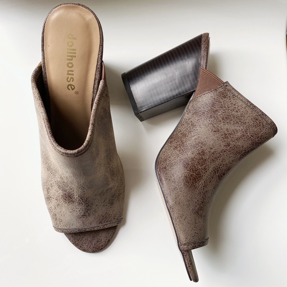 Peep Toe Chunky Heeled Mules